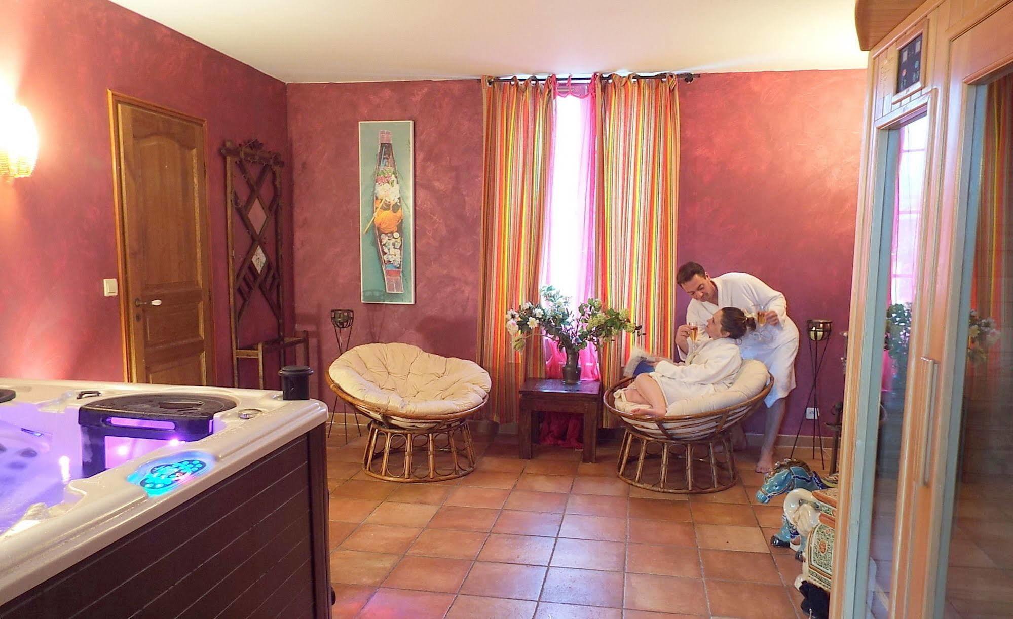 Les Roses De Montherlant Bagian luar foto